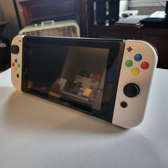 Modded Nintendo Switch - Picture 1 of 6